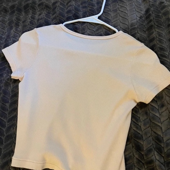 Brandy Melville Ashlyn Top in pink - Picture 2 of 2